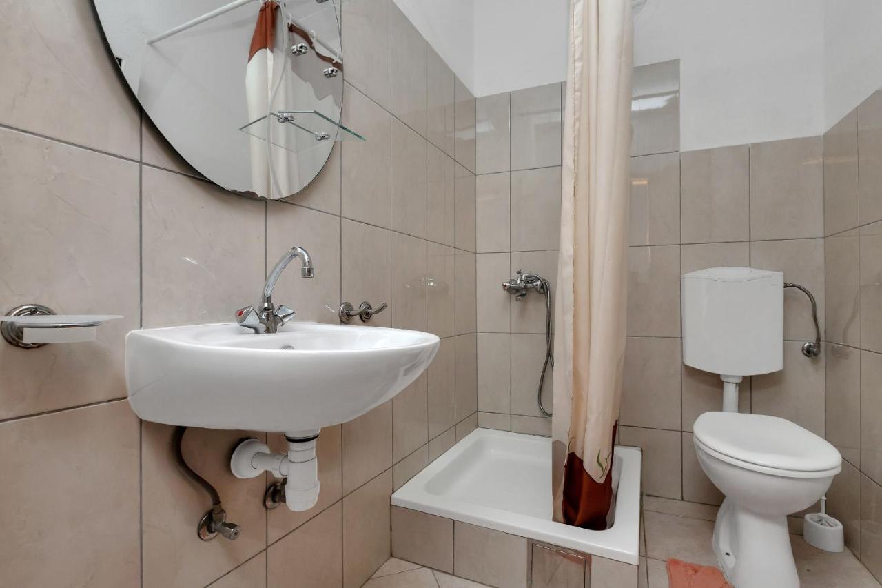 Apartments Nikola Bogomolje エクステリア 写真