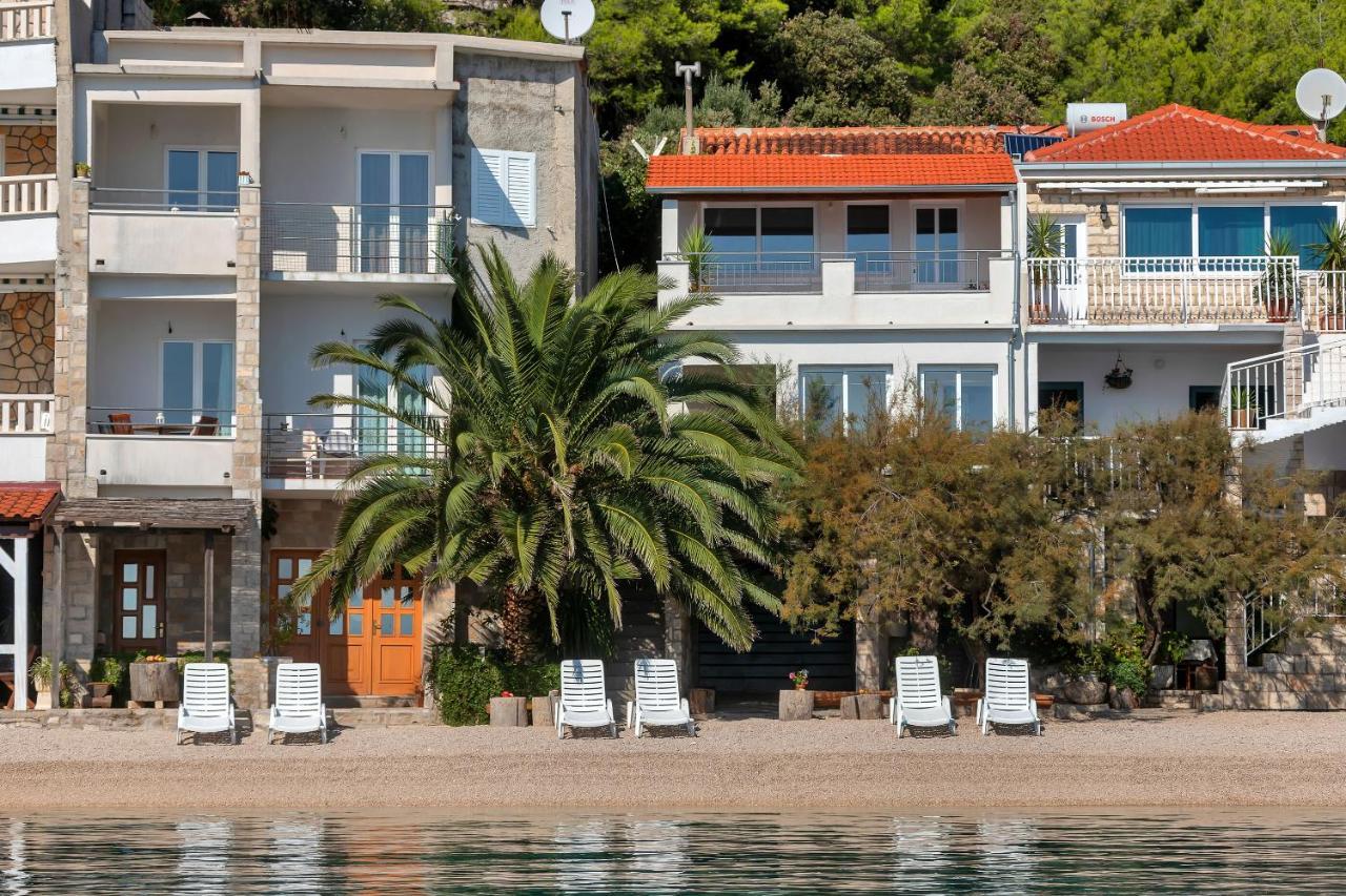Apartments Nikola Bogomolje エクステリア 写真