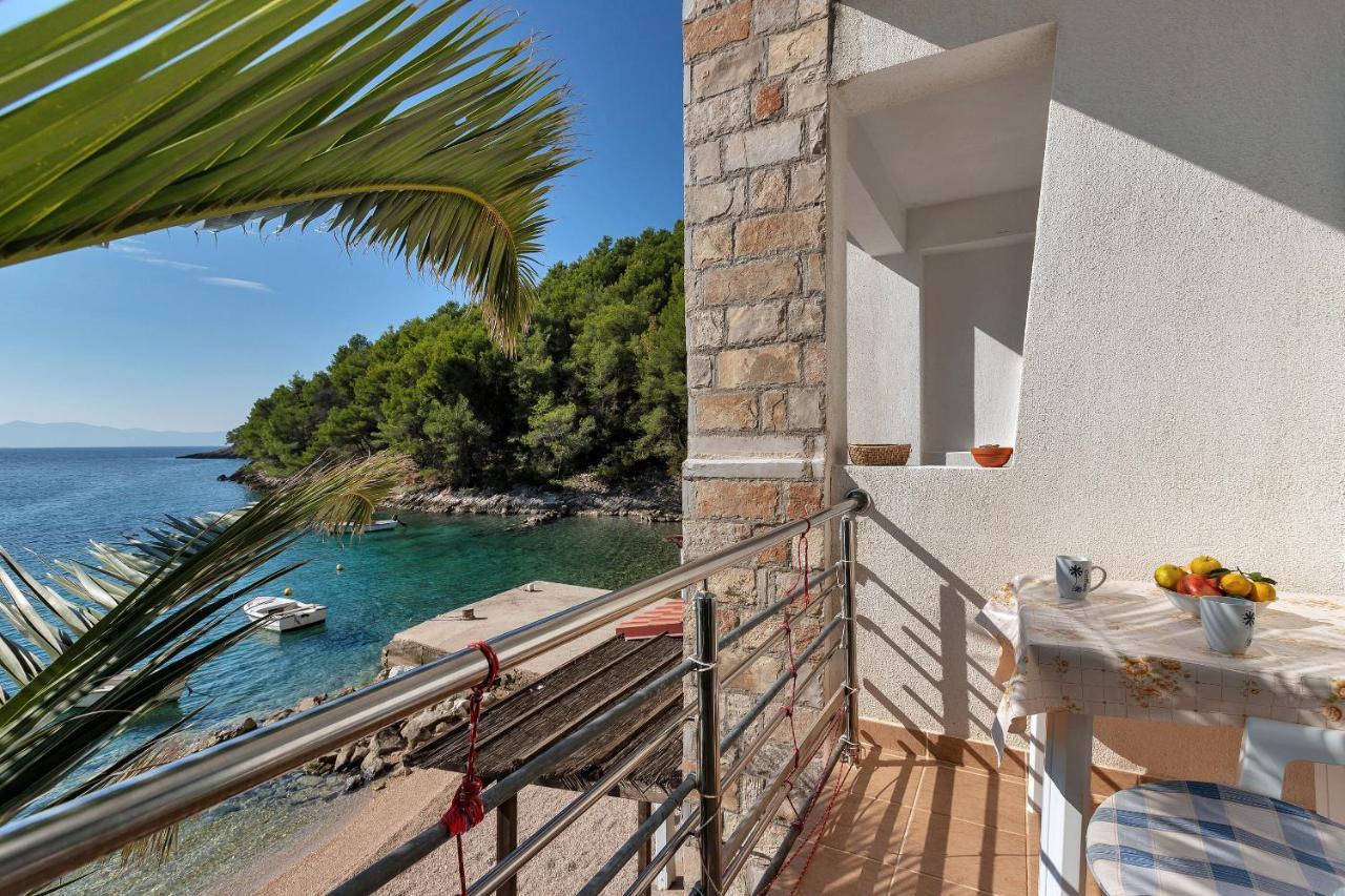 Apartments Nikola Bogomolje エクステリア 写真
