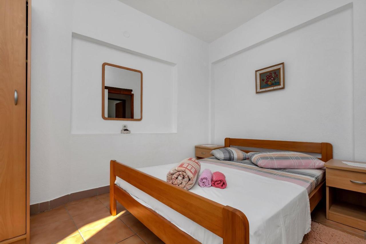 Apartments Nikola Bogomolje エクステリア 写真