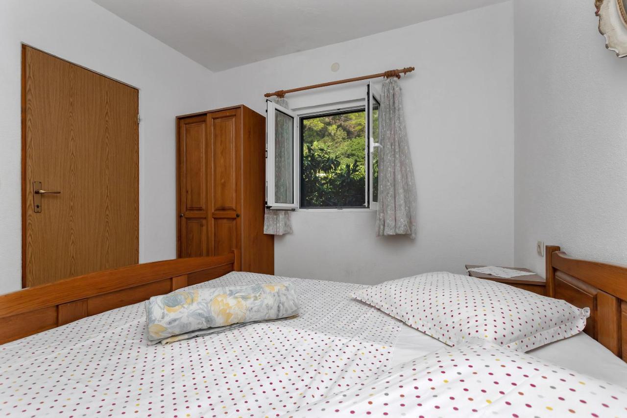 Apartments Nikola Bogomolje エクステリア 写真
