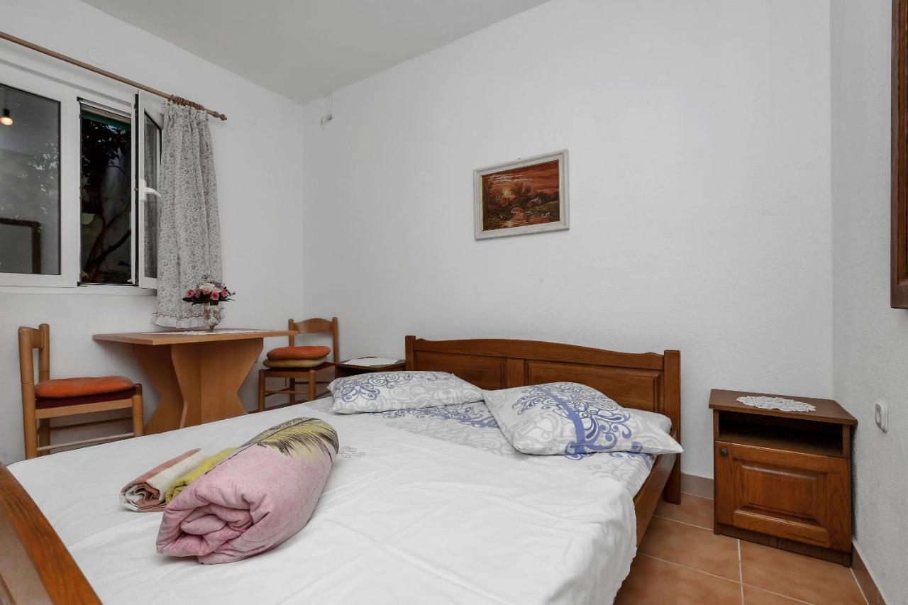 Apartments Nikola Bogomolje エクステリア 写真