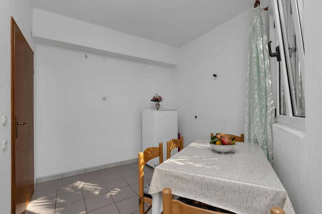 Apartments Nikola Bogomolje エクステリア 写真