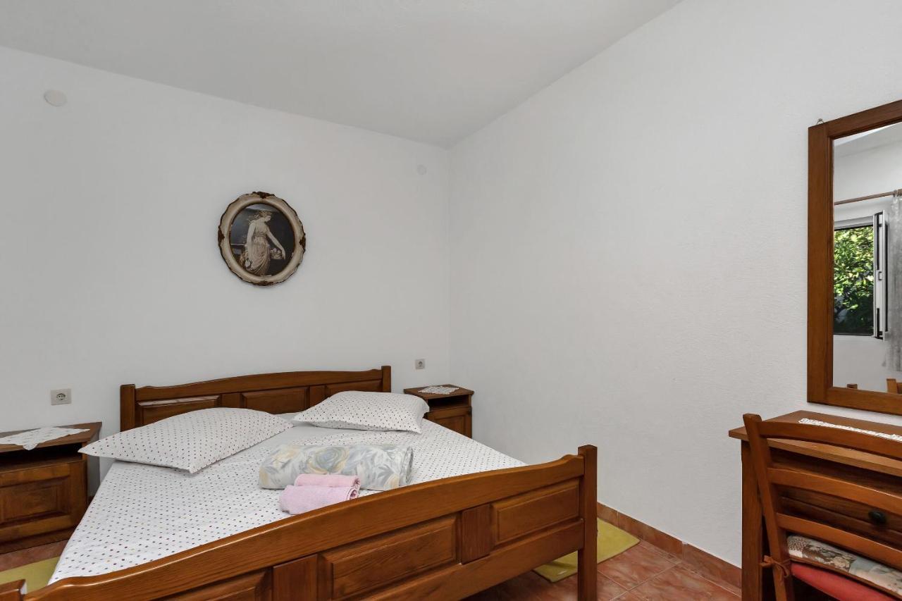 Apartments Nikola Bogomolje エクステリア 写真
