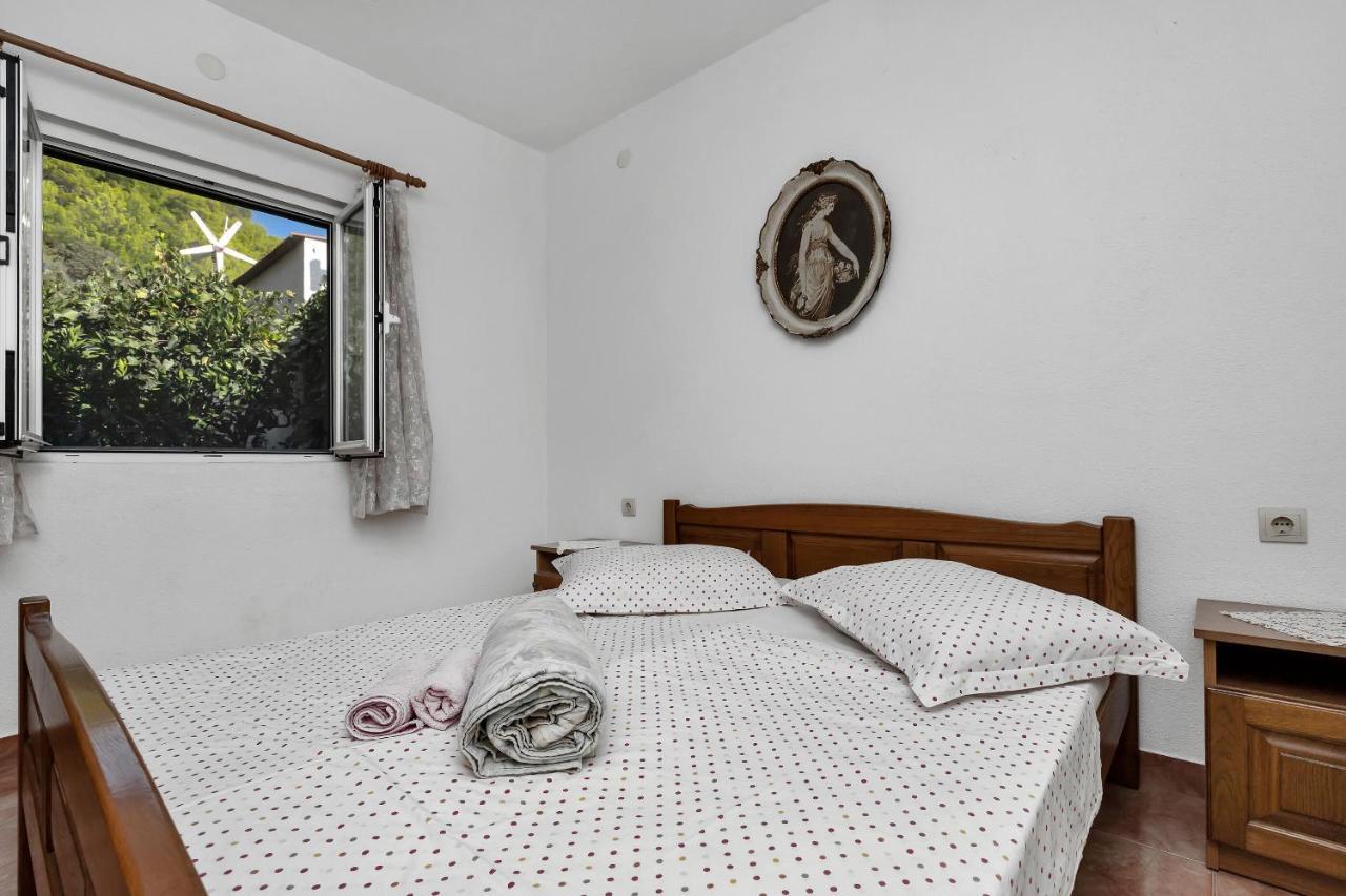 Apartments Nikola Bogomolje エクステリア 写真